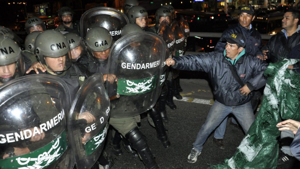 CONADU HISTORICA REPUDIA LA REPRESIÓN A LOS TRABAJADORES DE LA LINEA 60