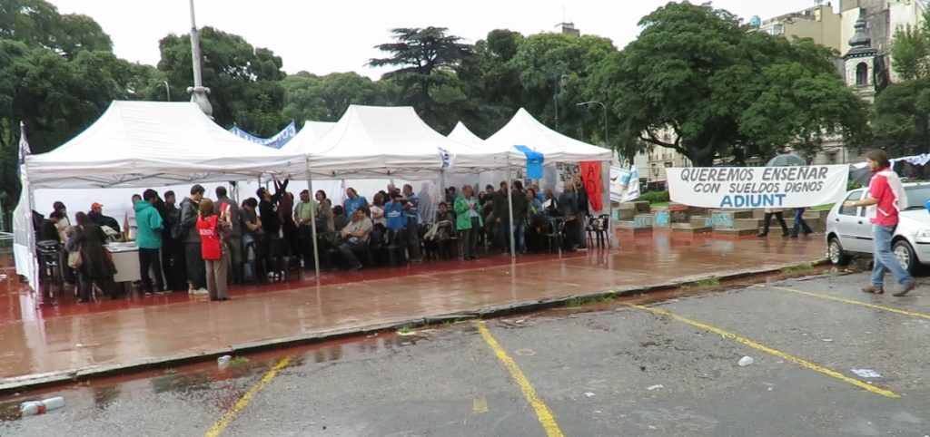 CONADU Histórica profundiza plan de lucha: paro el 19 de abril y una semana del 25 al 30