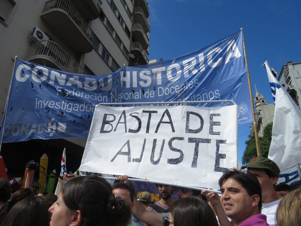 Masiva movilización y paro de todos los niveles de la Educación