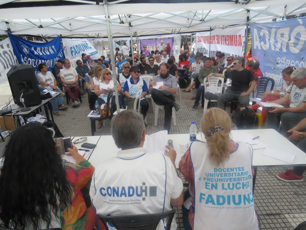 Resoluciones Congreso Extraordinario de CONADU Histórica