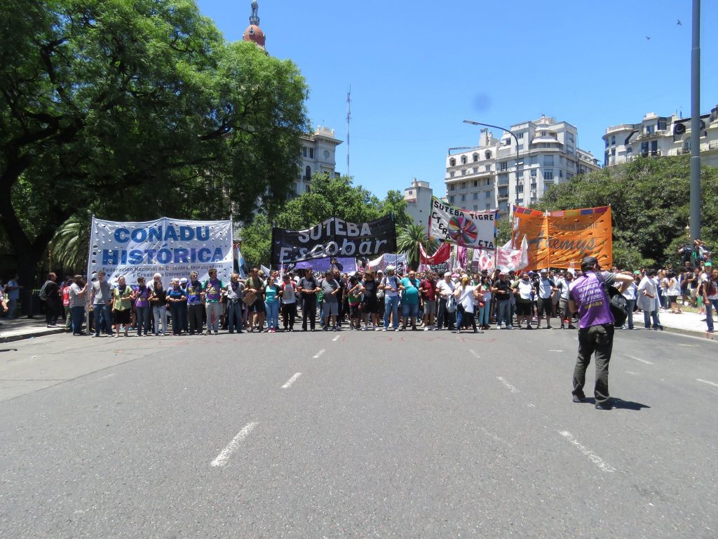 Martes 19/12: CONADU Histórica llama a un nuevo paro de 24 horas, contra la aprobación de la reforma previsional y contra la brutal represión