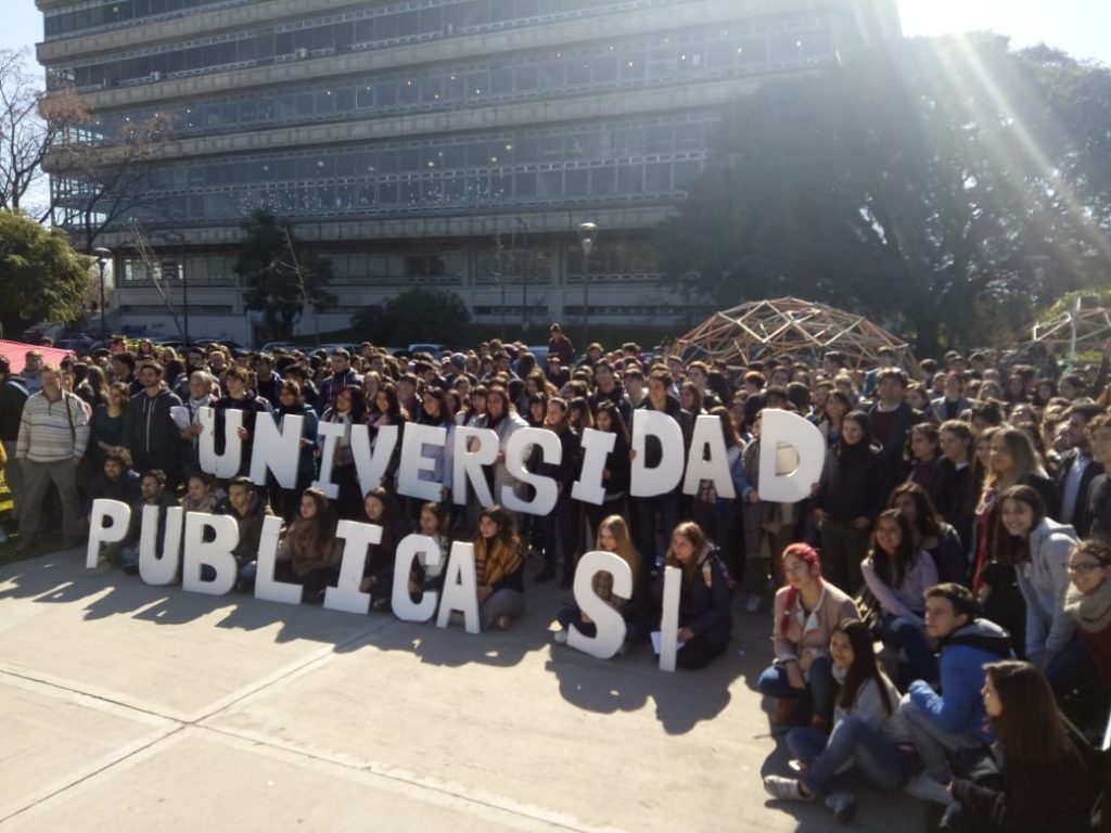 Sin Universidad Pública no hay futuro. Declaración conjunta de Federaciones docentes universitarias y Federaciones y organizaciones estudiantiles.