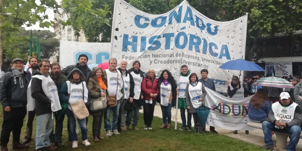 Más sumas en negro y pérdida salarial para la docencia de las Universidades Nacionales – Otra provocación del gobierno