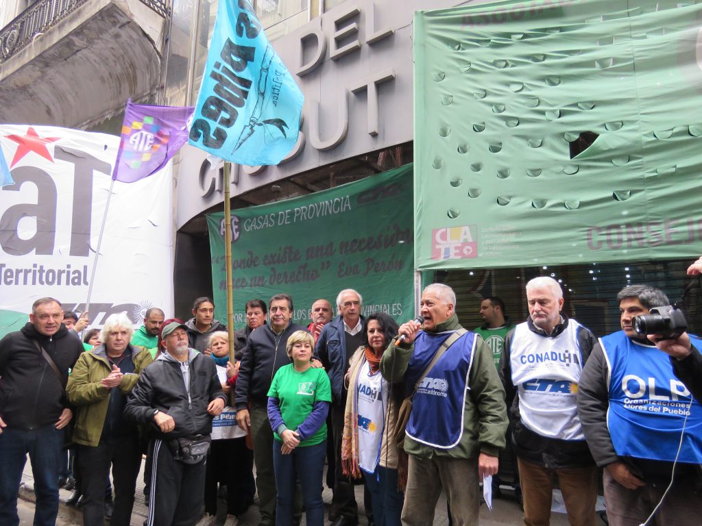 Concentración en la Casa de Chubut en solidaridad con las y los trabajadores de esa provincia