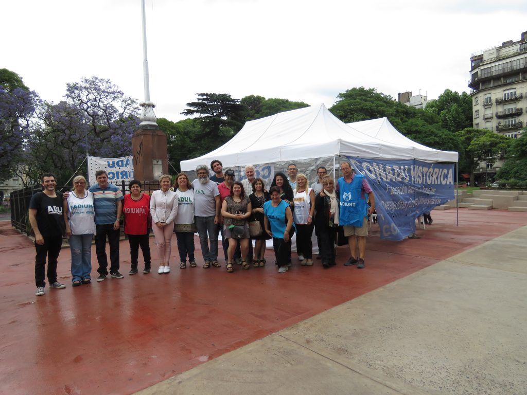 El plenario de Secretarías Generales de la CONADU Histórica sesionará en una carpa frente al Ministerio de Educación de la Nación