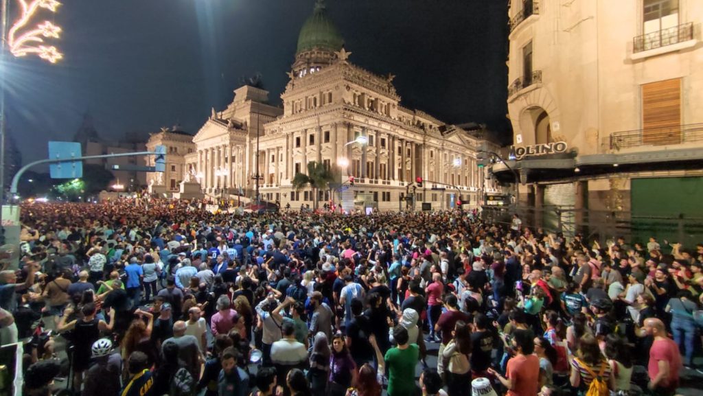 CONADU Histórica propone un paro nacional de todas las centrales sindicales en rechazo al paquete de ajuste, desregulación de precios, flexibilización laboral y privatizaciones