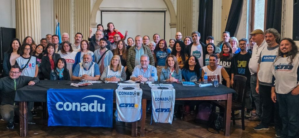 En una reunión conjunta, CONADU Histórica y CONADU ratificaron la unidad para defender la Universidad Pública ante los ataques del gobierno