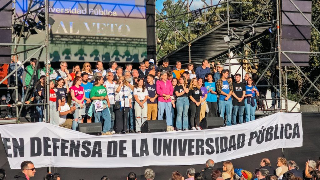 La universidad pública, base de la democracia y el desarrollo social, lucha por su supervivencia