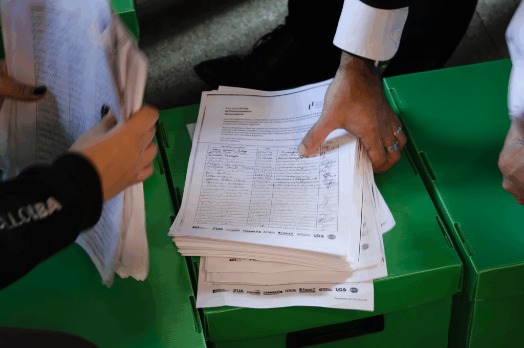 Dictamen de mayoría para el proyecto de Ley de Financiamiento Universitario